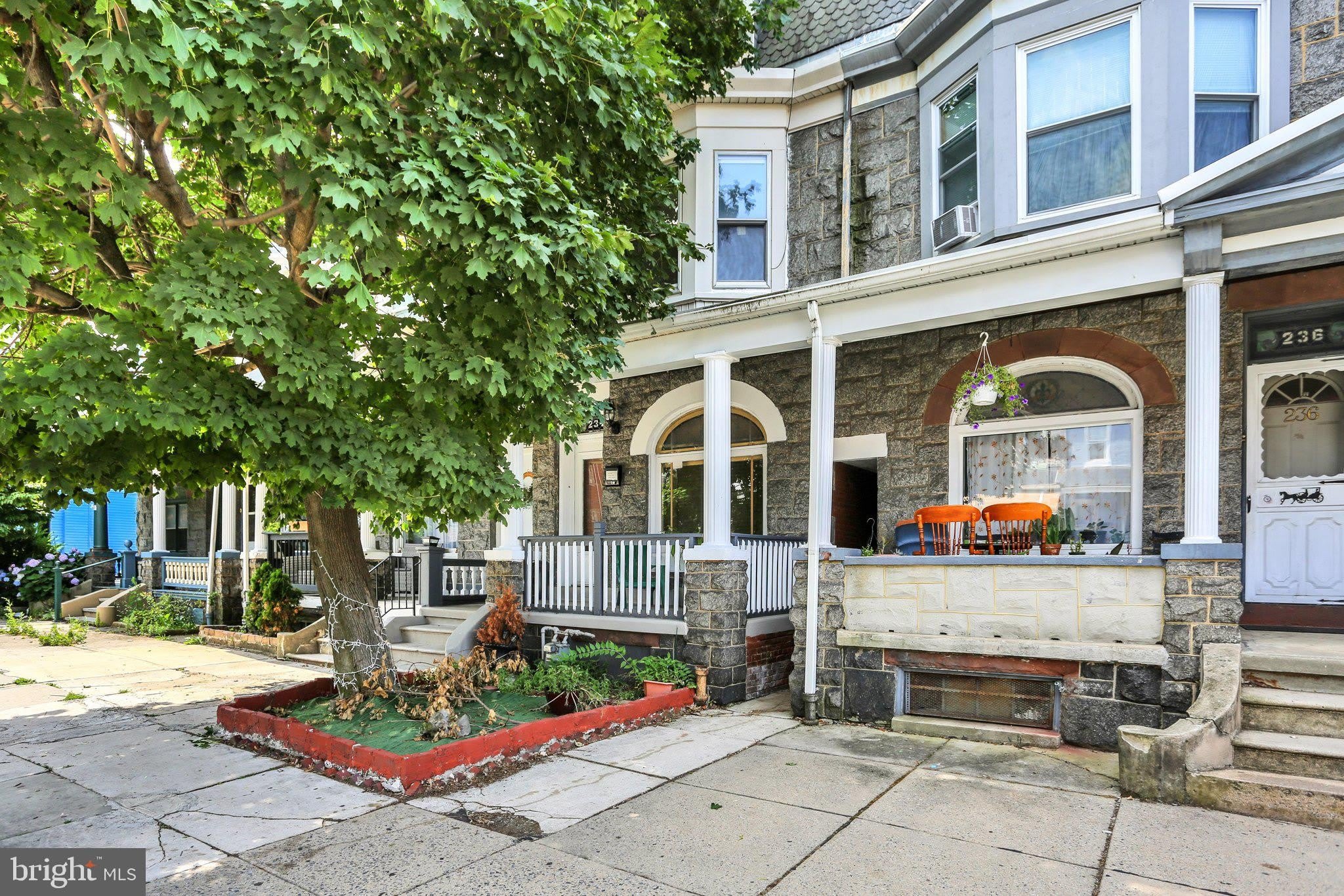 234 W Douglass Street – photo 1