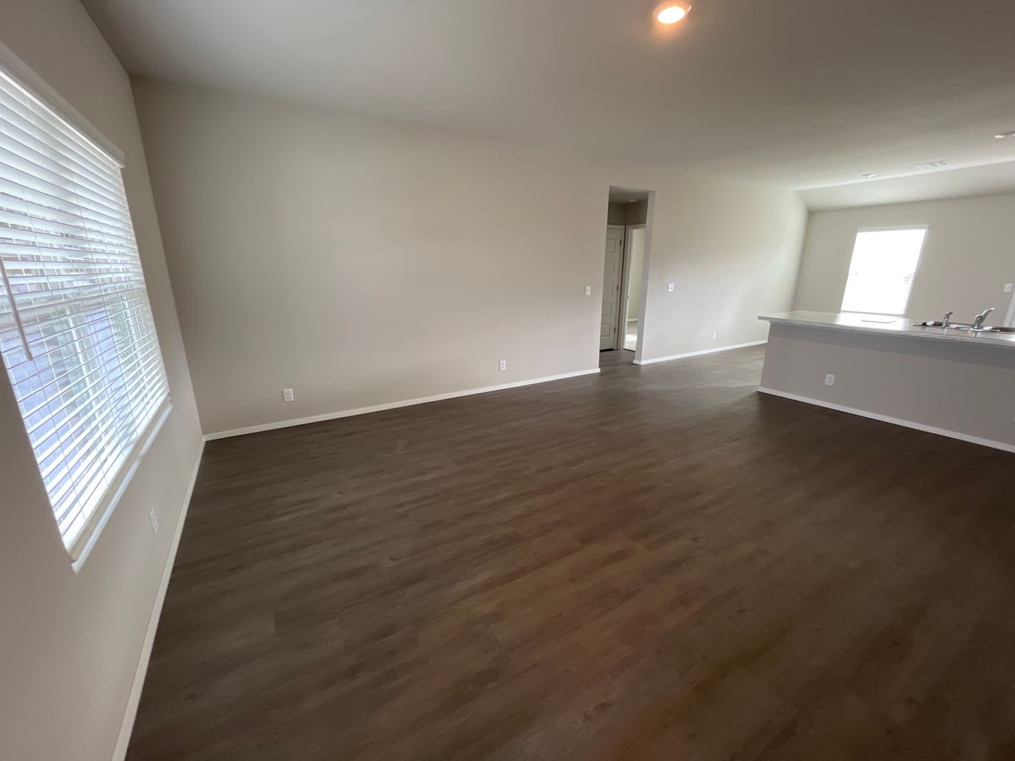 Pre-Leasing Now! Modern 3-Bedroom, 2-Bath Home in Red Plains – photo 4