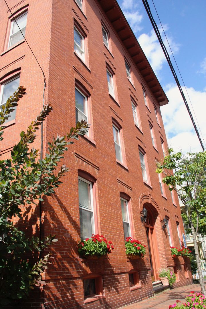 111 Sherman Street – photo 3