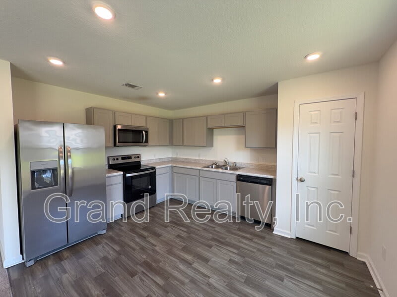 4316 Jitterbug Street – photo 5