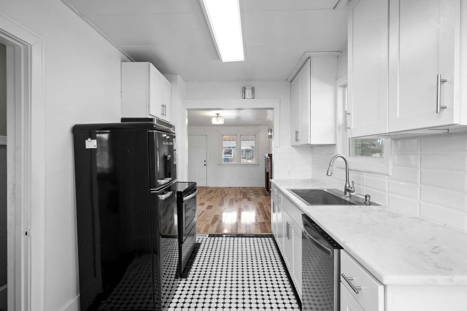 Remodeled 3BR/2BA Brick Bungalow – photo 1