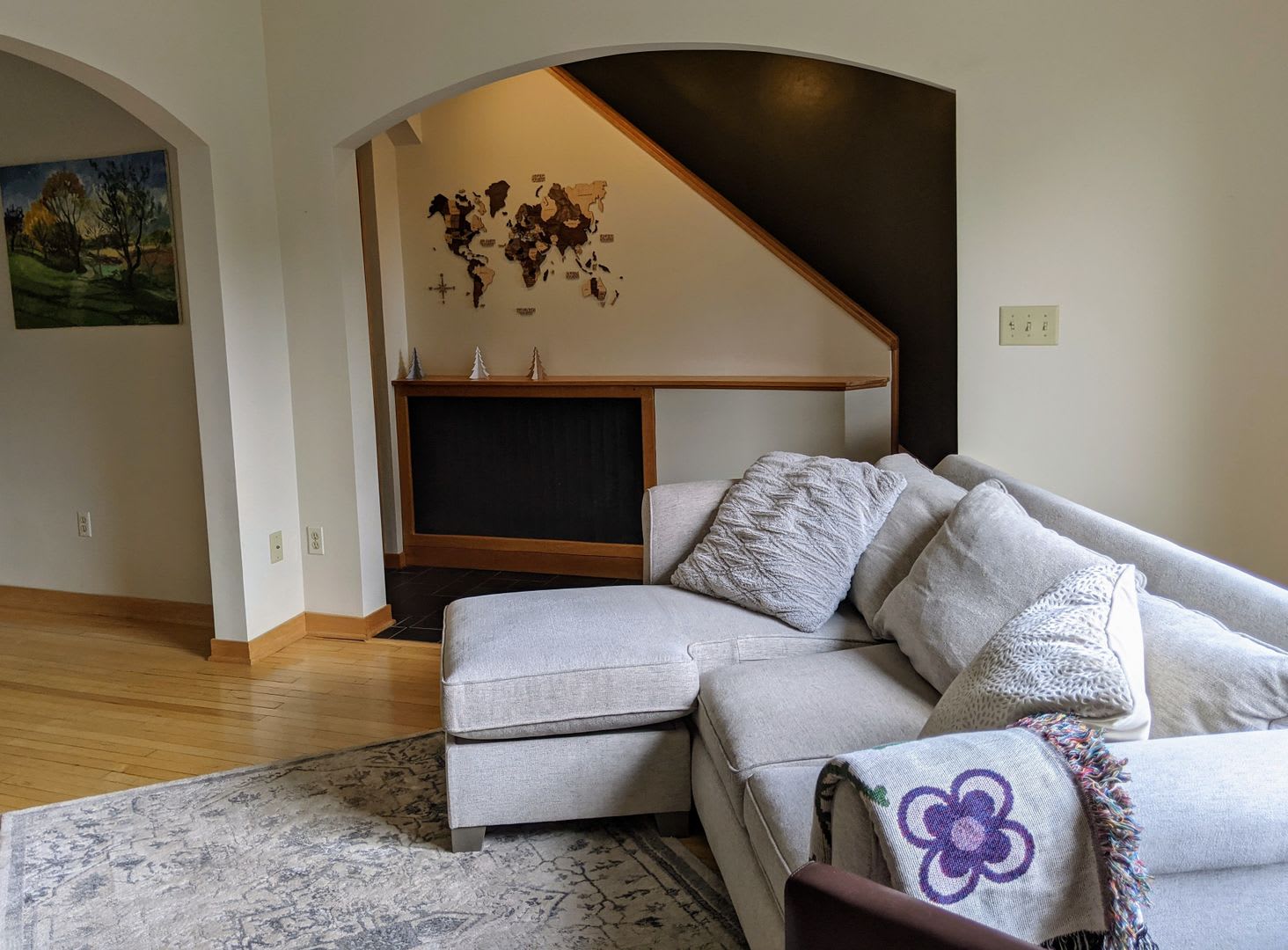 AVAILABLE Novemeber 10th- 3 BED 2 BATH Single Family Home – photo 5