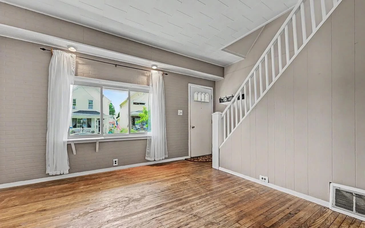 521 Florin St – photo 3