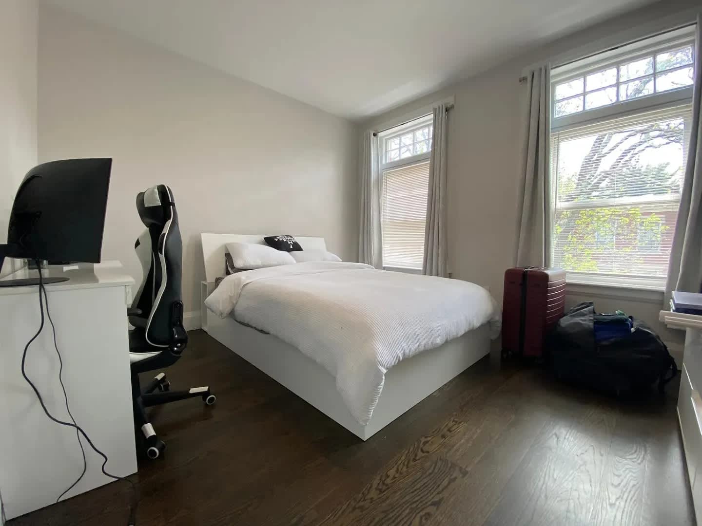 Renovated 4 Bed 2 Bath In Brookline – photo 4
