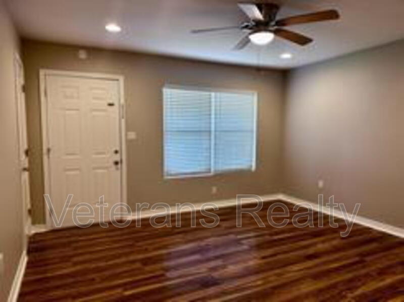 113 Alverado Dr – photo 2
