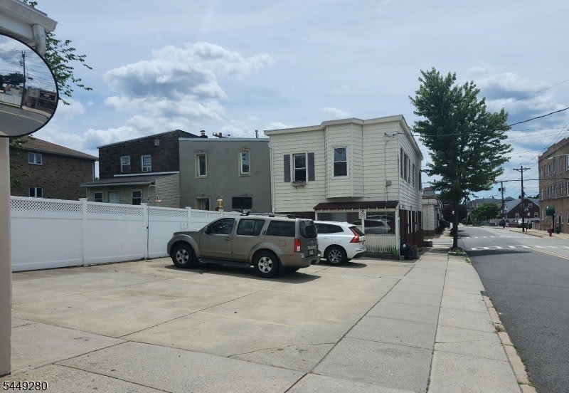 301 Copeland Ave – photo 3