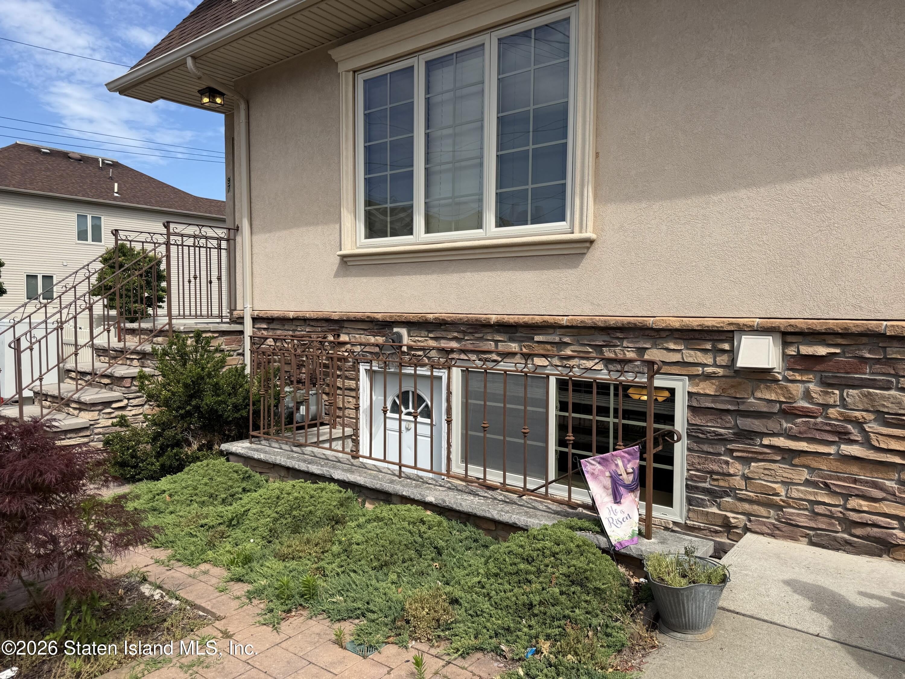 97 Crabtree Avenue – photo 1