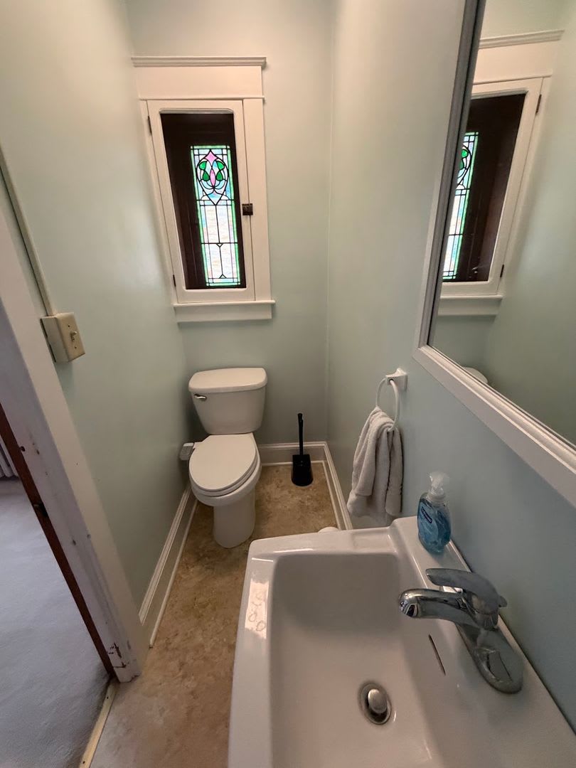 Spacious 4-Bedroom Corner Property Near Transportation & Local Park – photo 5