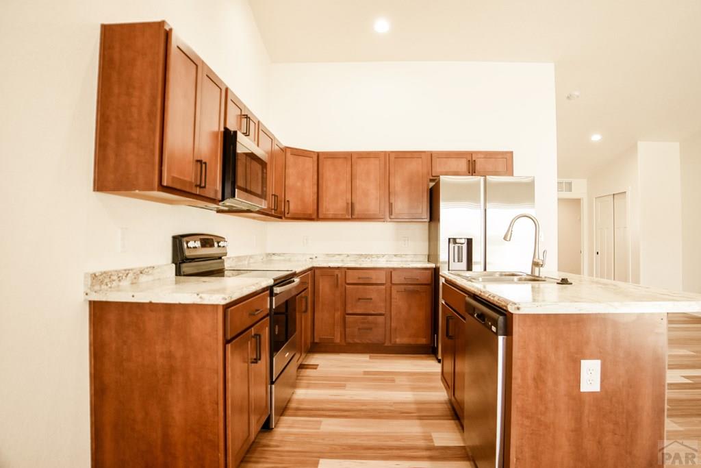 241 W Laurue Ln – photo 3