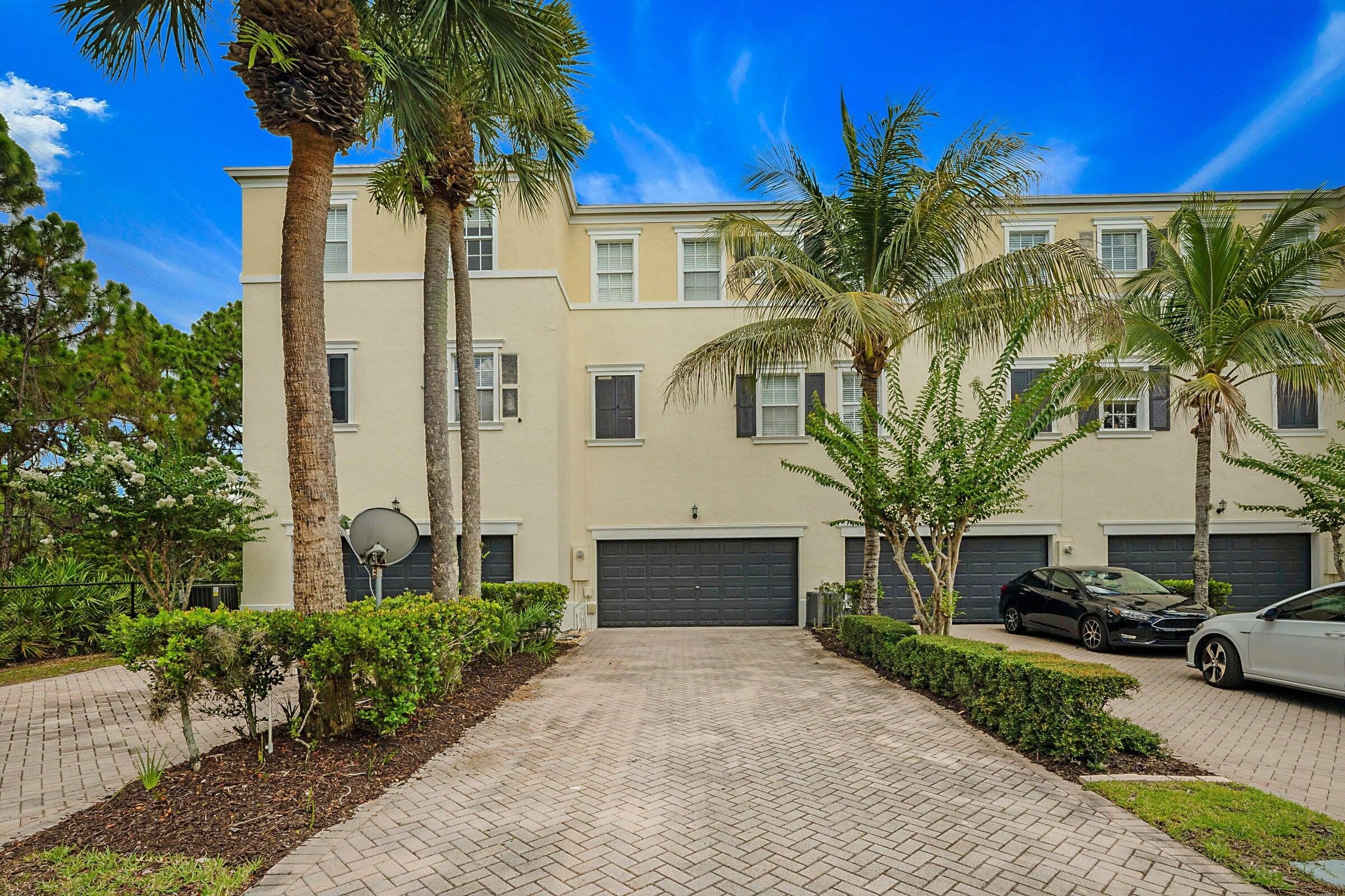 241 E THATCH PALM Circle E – photo 2