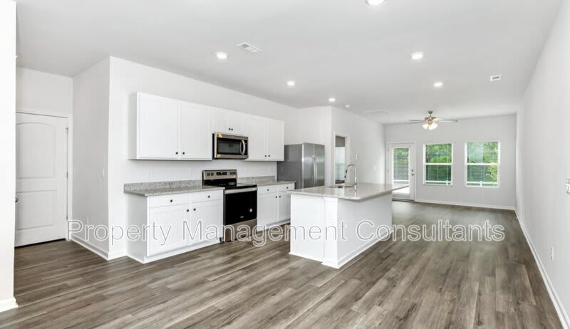217 Bay Pine Dr – photo 1