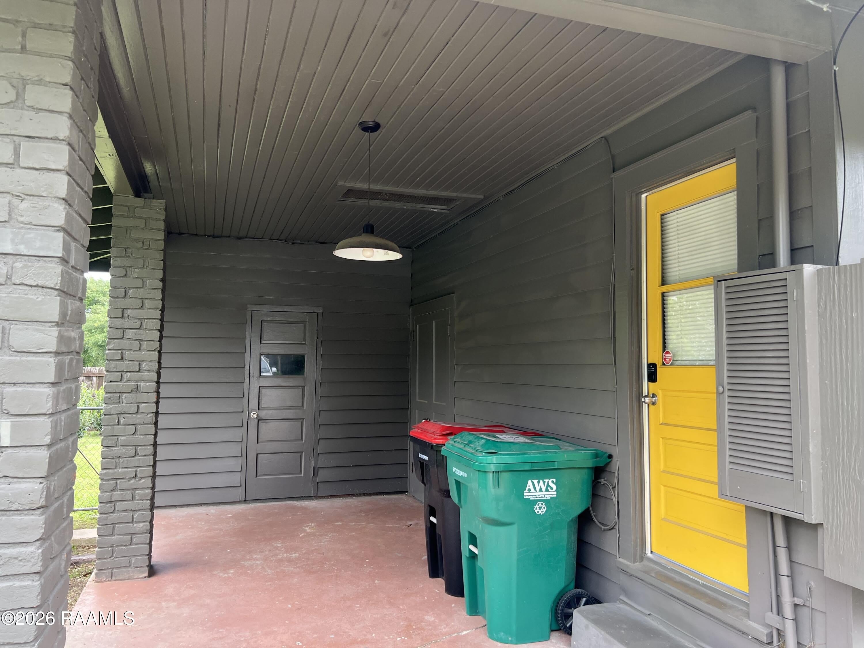 135 Oakcrest Drive – photo 2