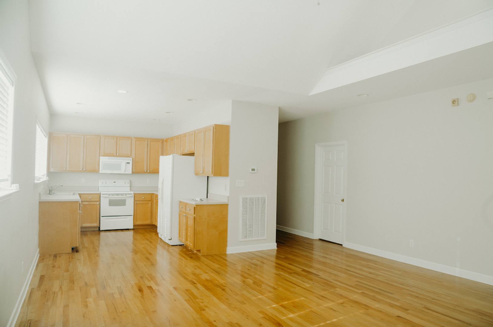 3 Bedroom 2 Bath Home Near St Elmo – photo 3