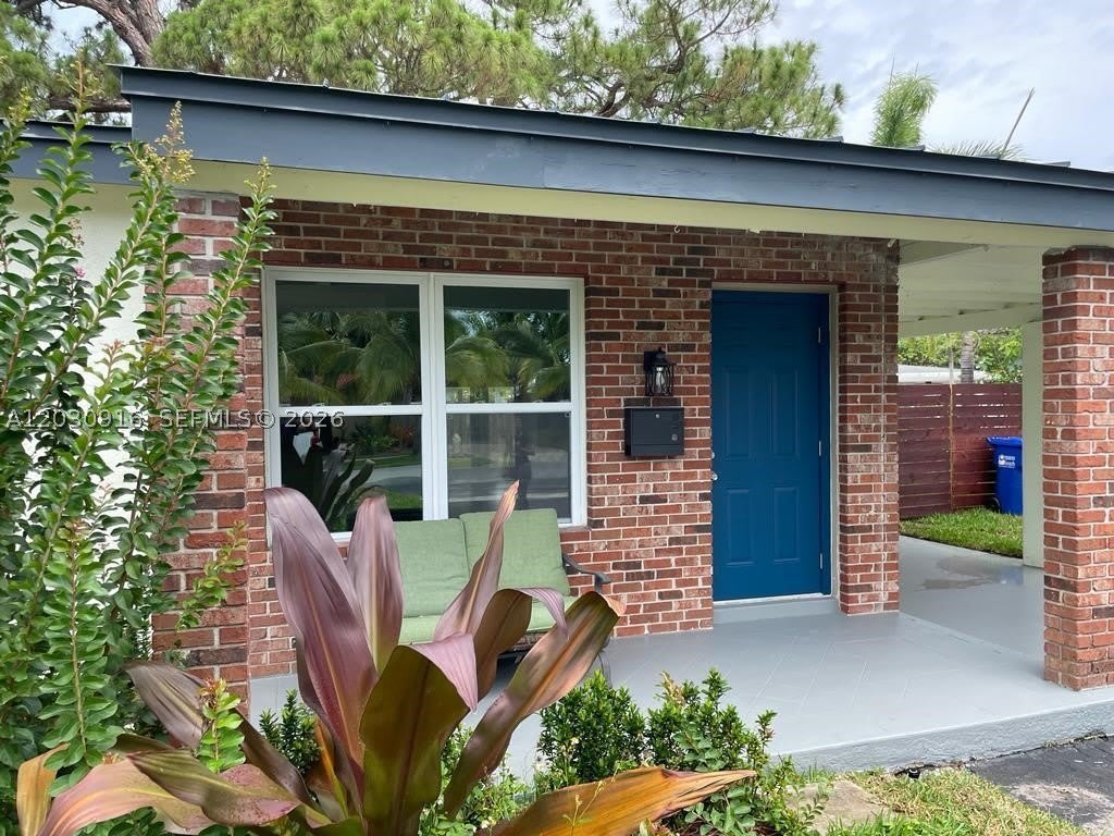 1029 SW 1st Ave – photo 2