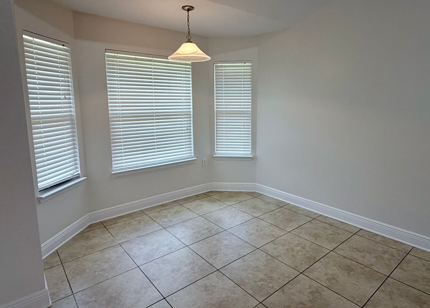Spacious 4-Bedroom Home – photo 4