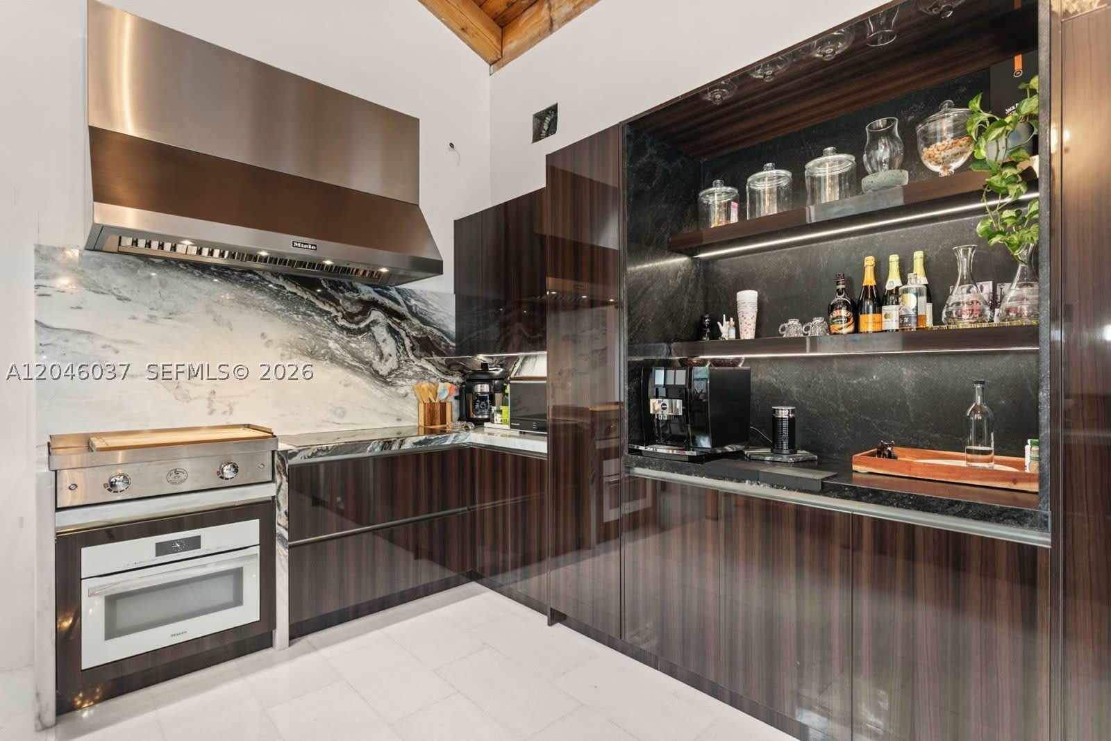 6350 Pinetree Dr – photo 4