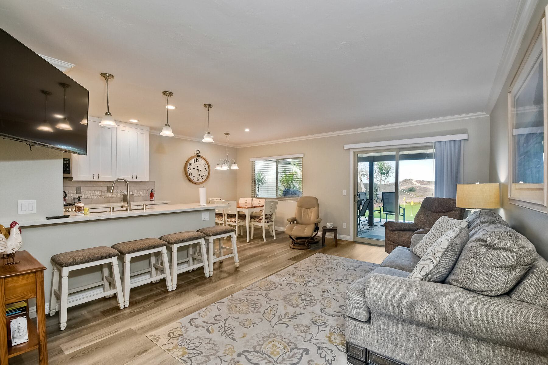 263 San Dimas Ave – photo 5