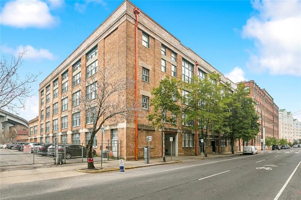 1111 S PETERS Street 217 – photo 1
