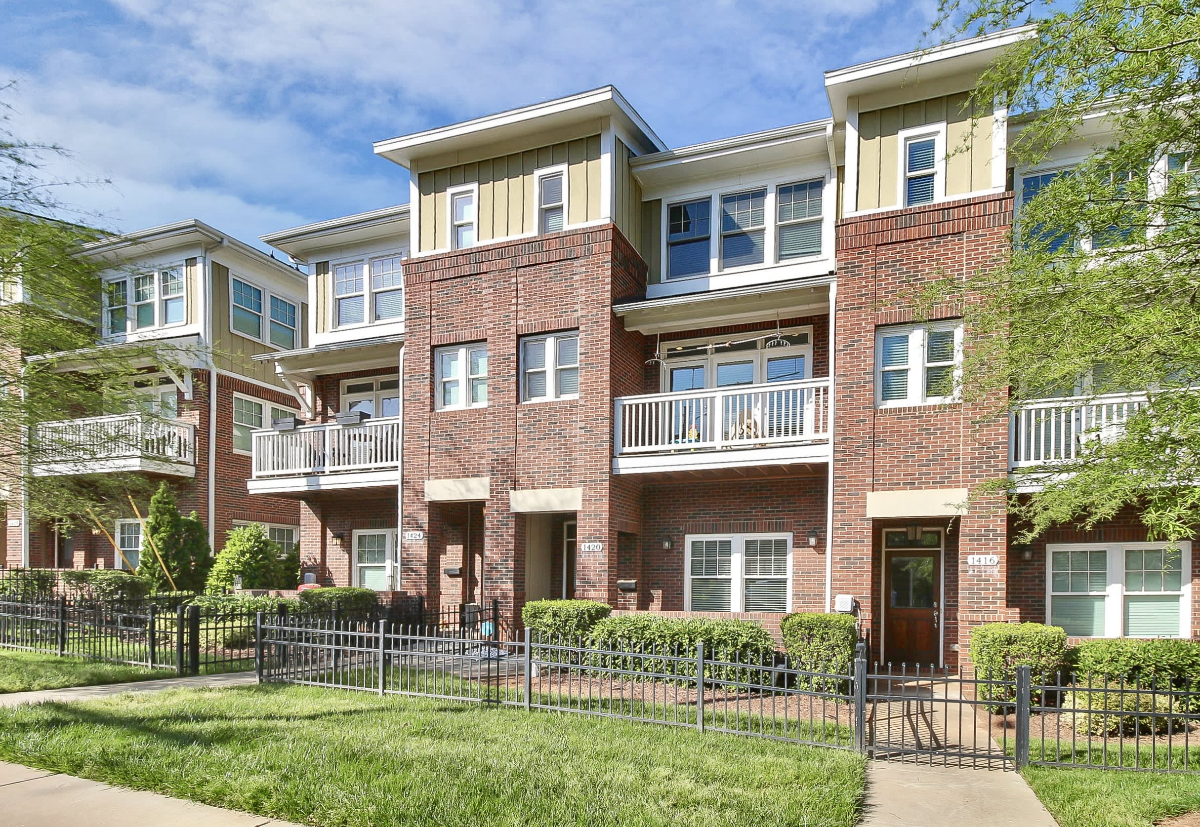 1420 West 4Th Street 1 – photo 1