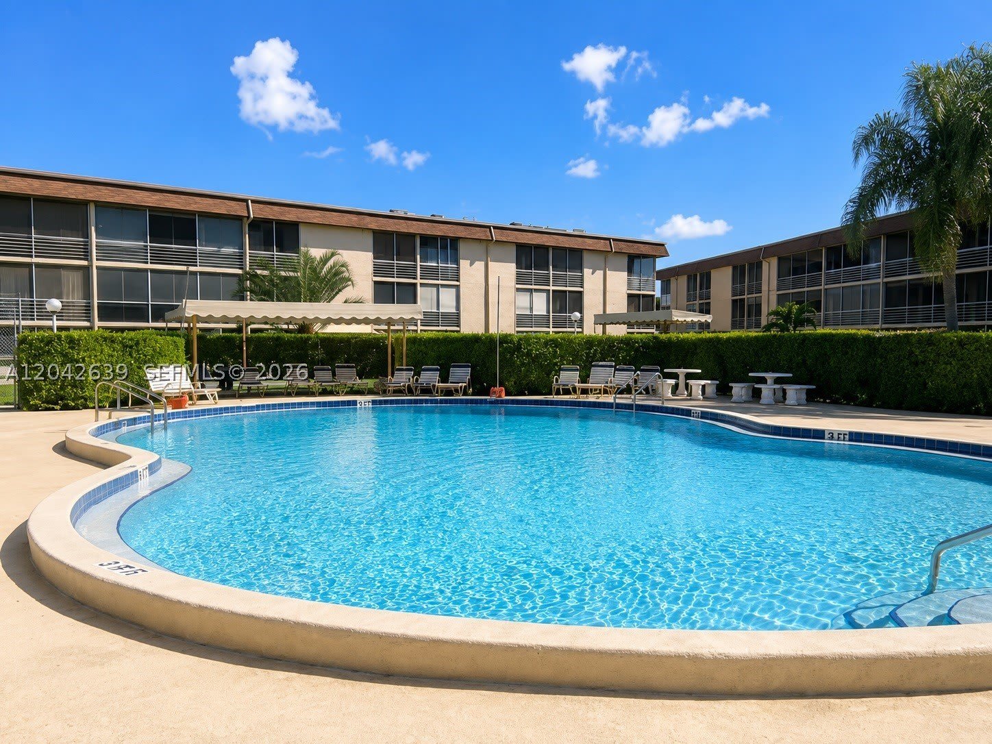 500 Village Green Cir W – photo 2