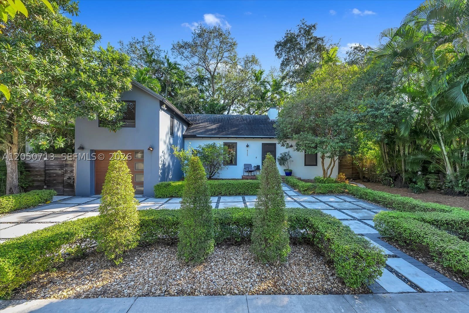 8225 NE 8th Ct – photo 1