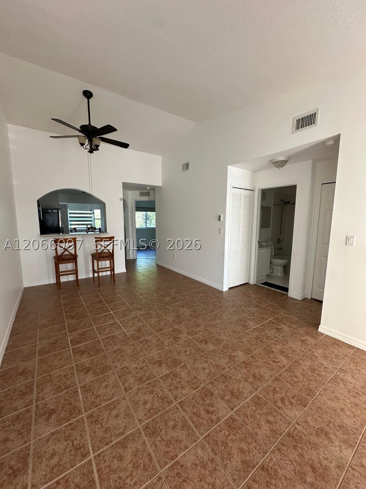 2920 SE 12th Rd – photo 2