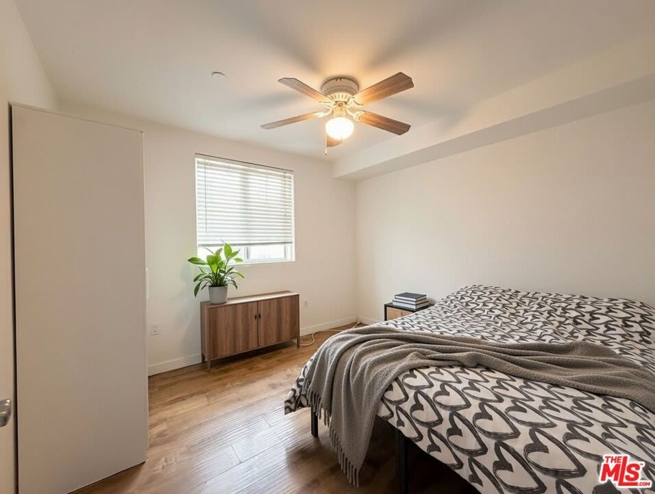 1254 W 37th Dr – photo 2
