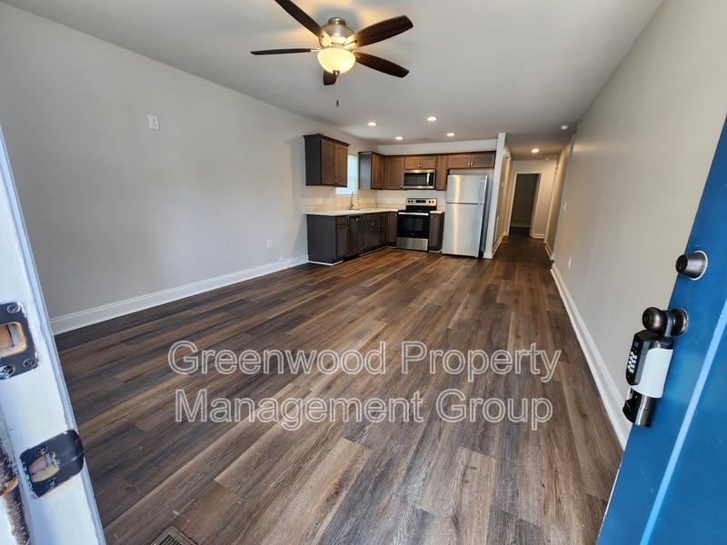 414 Whiteoak Street – photo 2