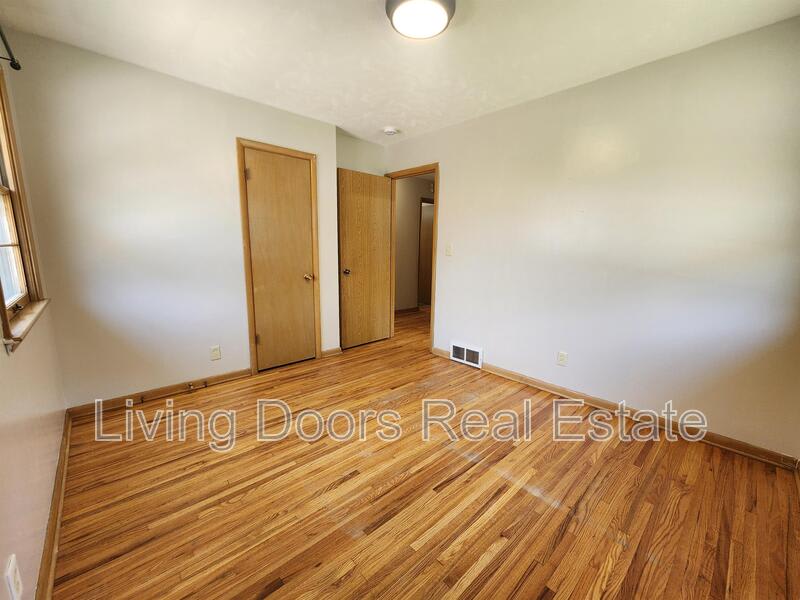 3910 N 12 St – photo 5