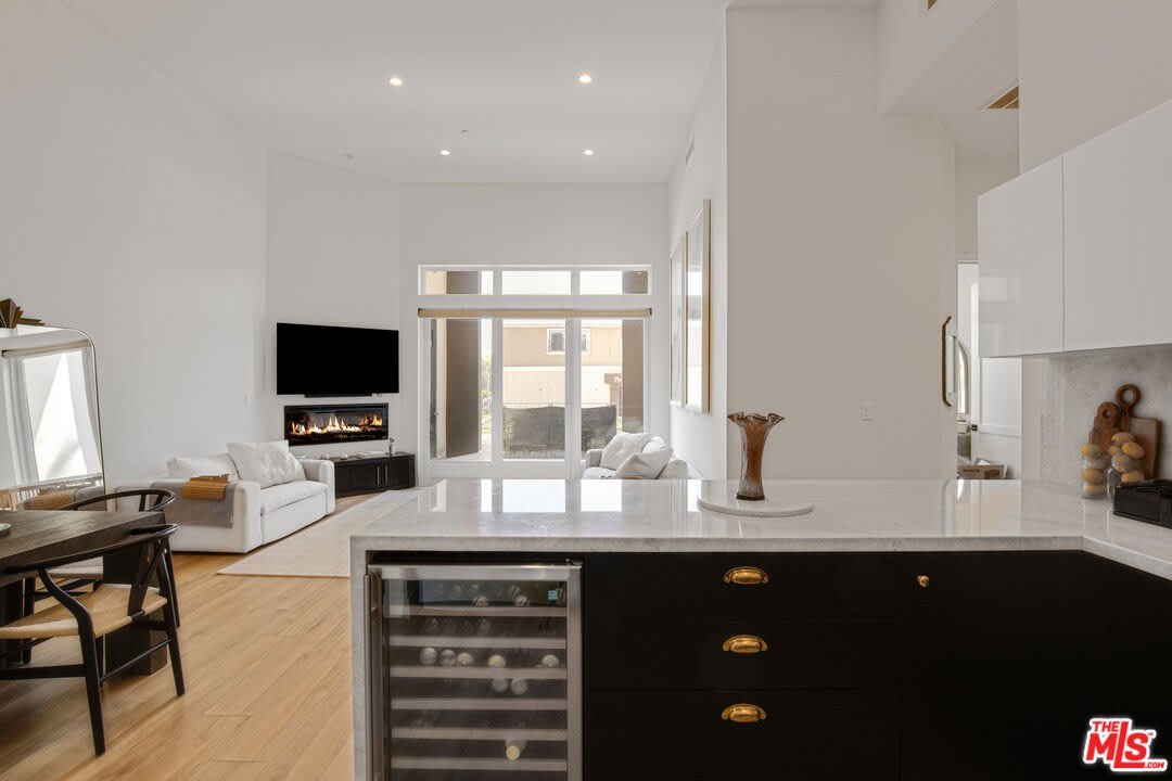 118 S Kenwood St – photo 1