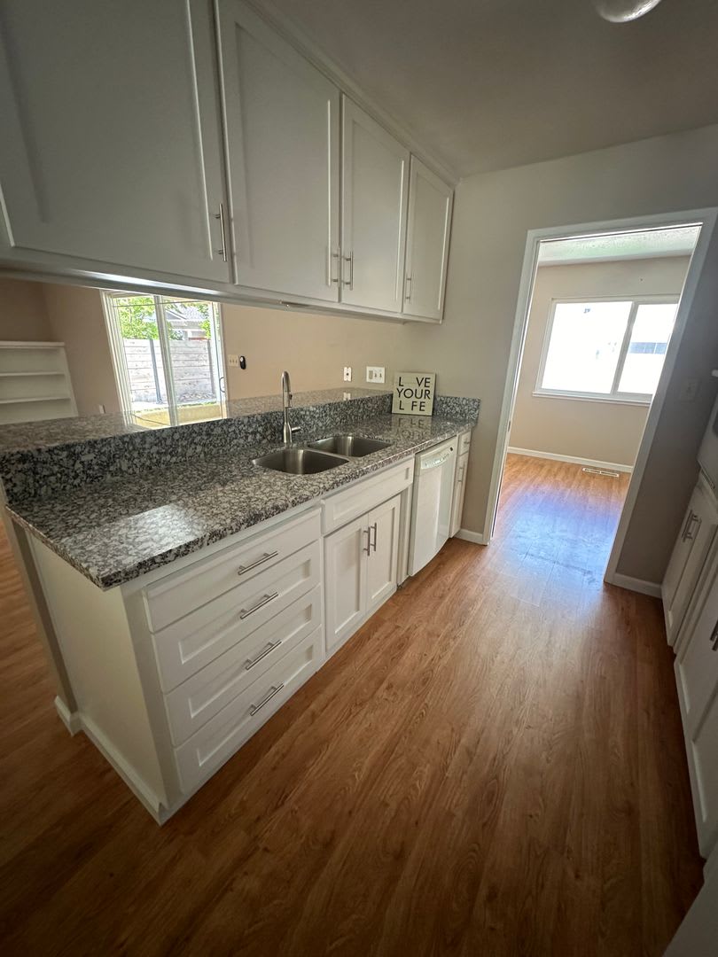 3 Bedroom with Pool! – photo 4
