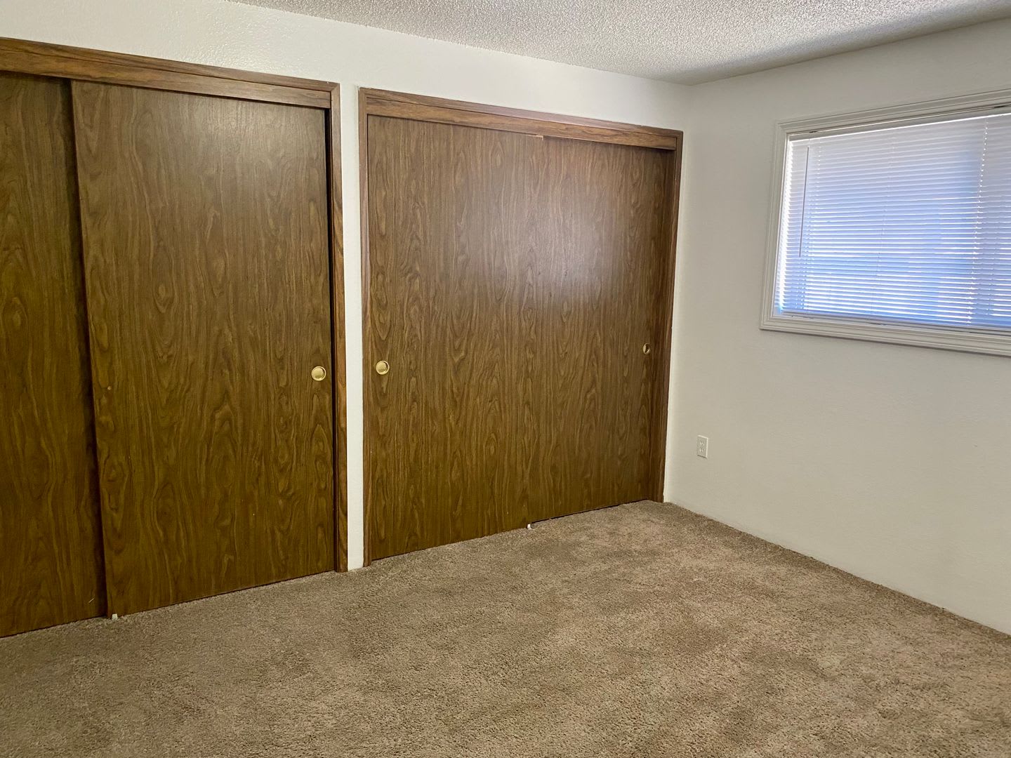 2 Bed 1 Bath Duplex w/ Fenced Yard and Off Street Parking – photo 4