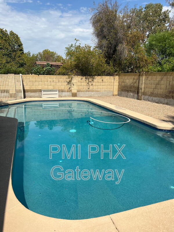 954 W Osage Ave – photo 1