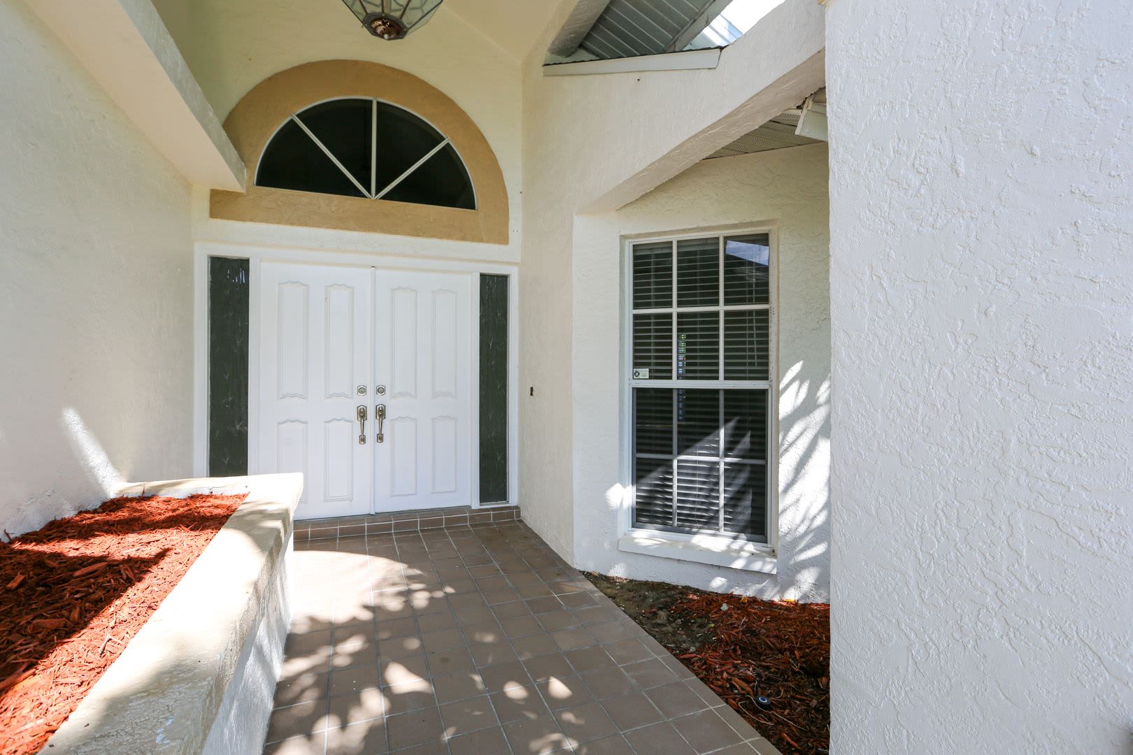 Ask About The Two Weeks Free Moon Lake Great Location Single Family Home With Pool Lake View Unfurnished Annual – photo 4