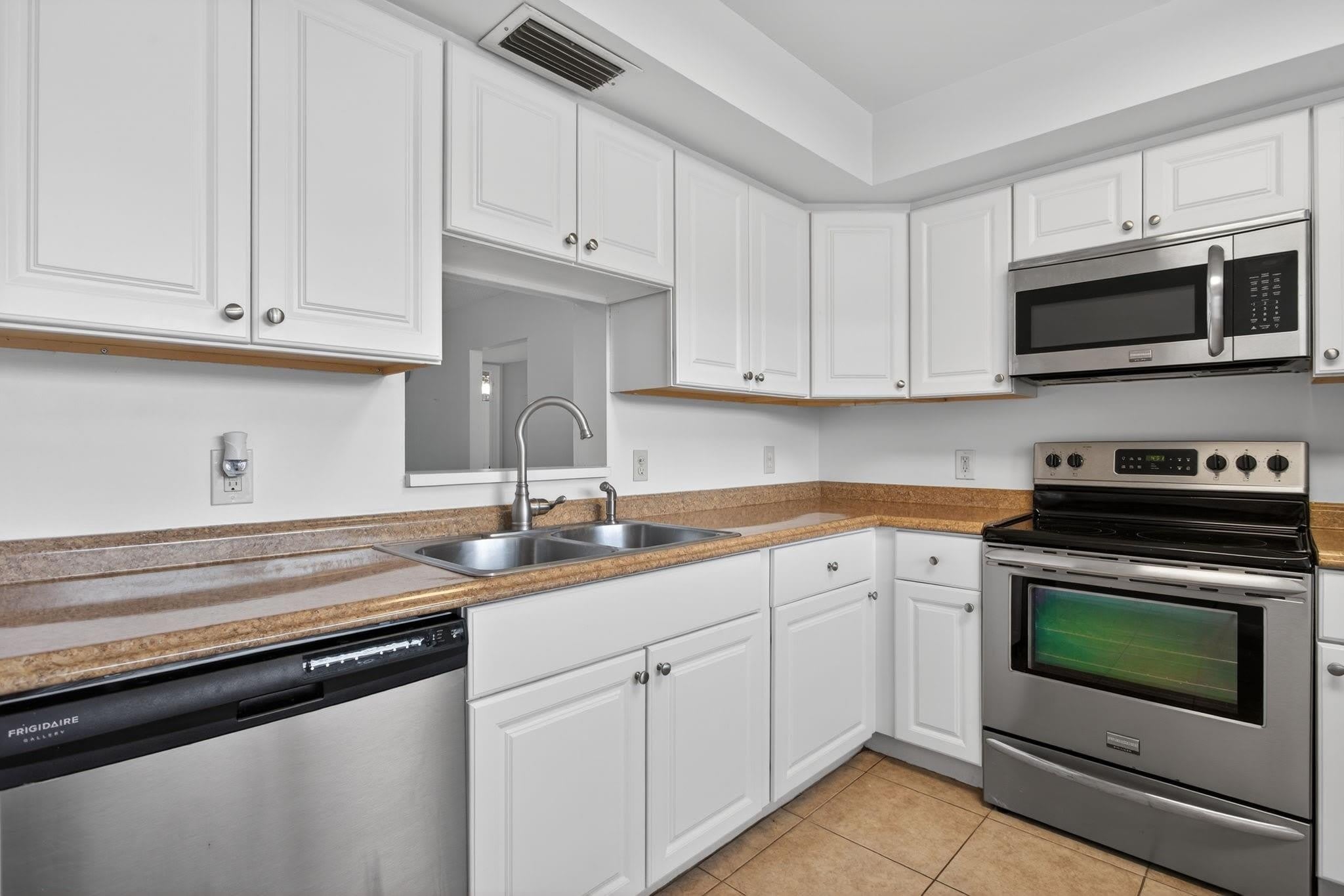 2501 Antigua Terrace – photo 4