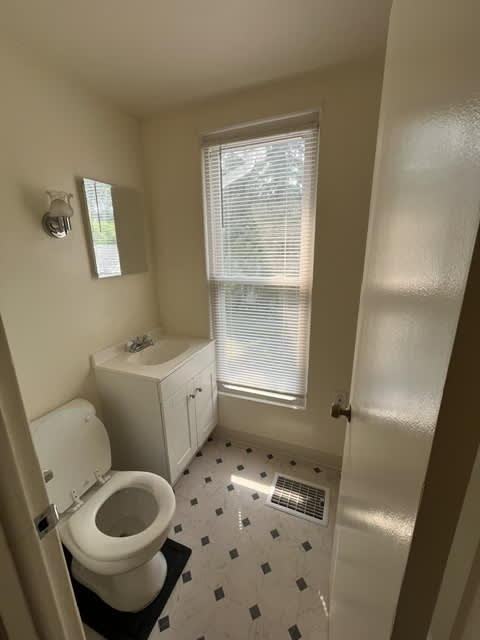 100 Selye Terrace Up 3 – photo 4