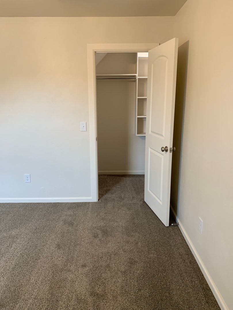 3 bedroom, 2.5 bathroom, 2 car garage Gated Neighborhood – photo 5
