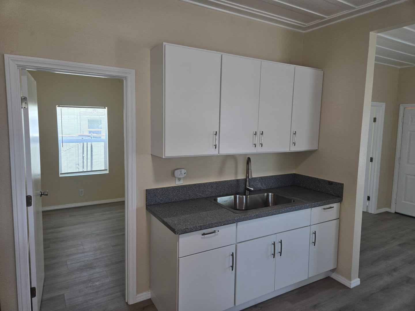 2 Bed 1 Bath House – photo 4
