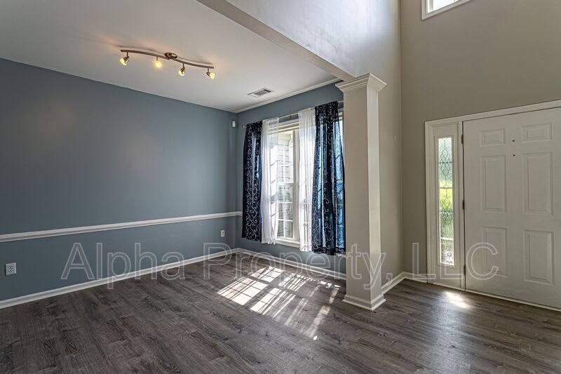 504 Collingsworth Ln – photo 5