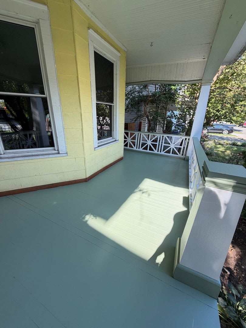 Charming 3 BR home with Garage, Convenient Location! – photo 3