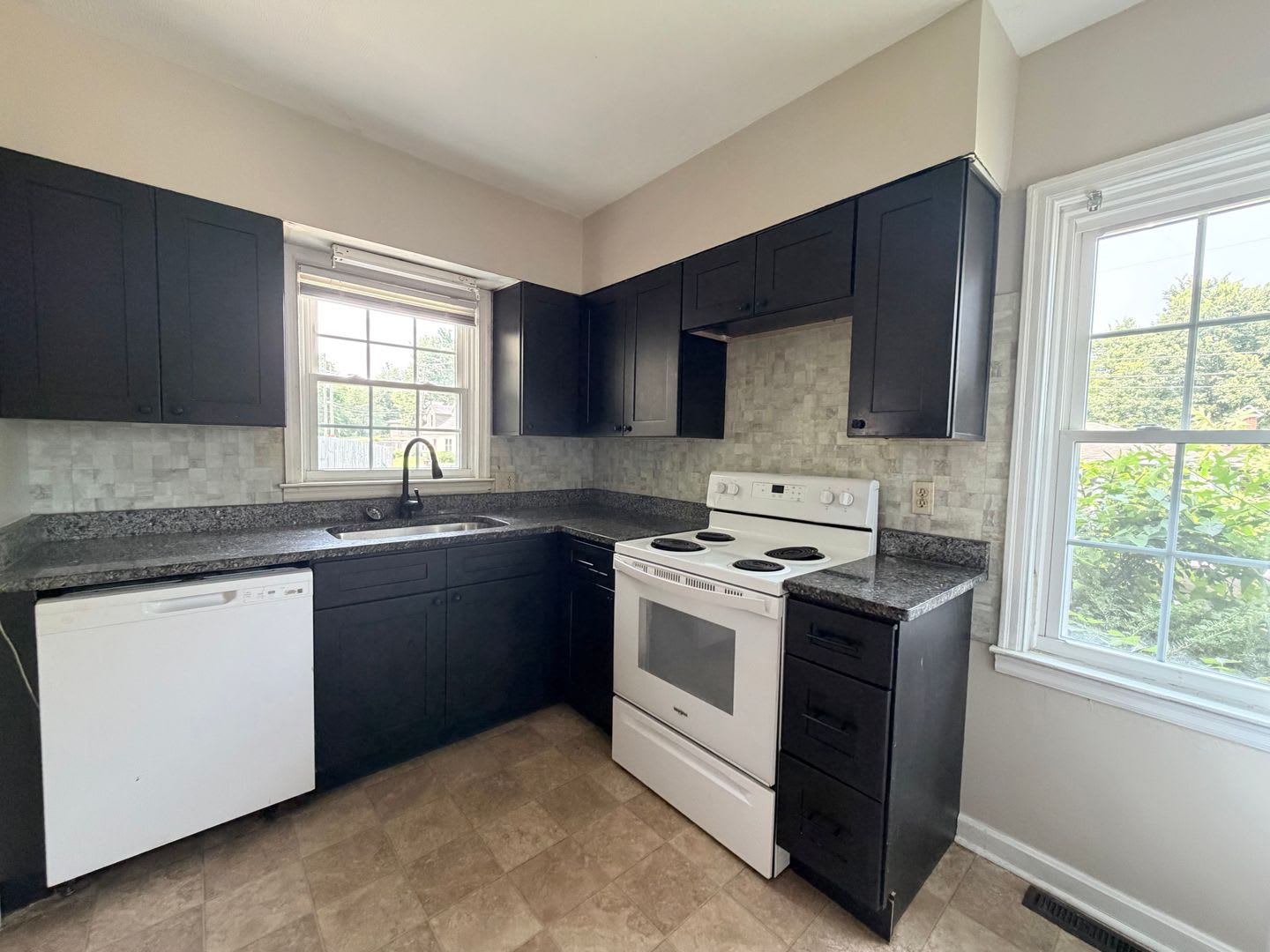 112 Bellevue Dr – photo 4