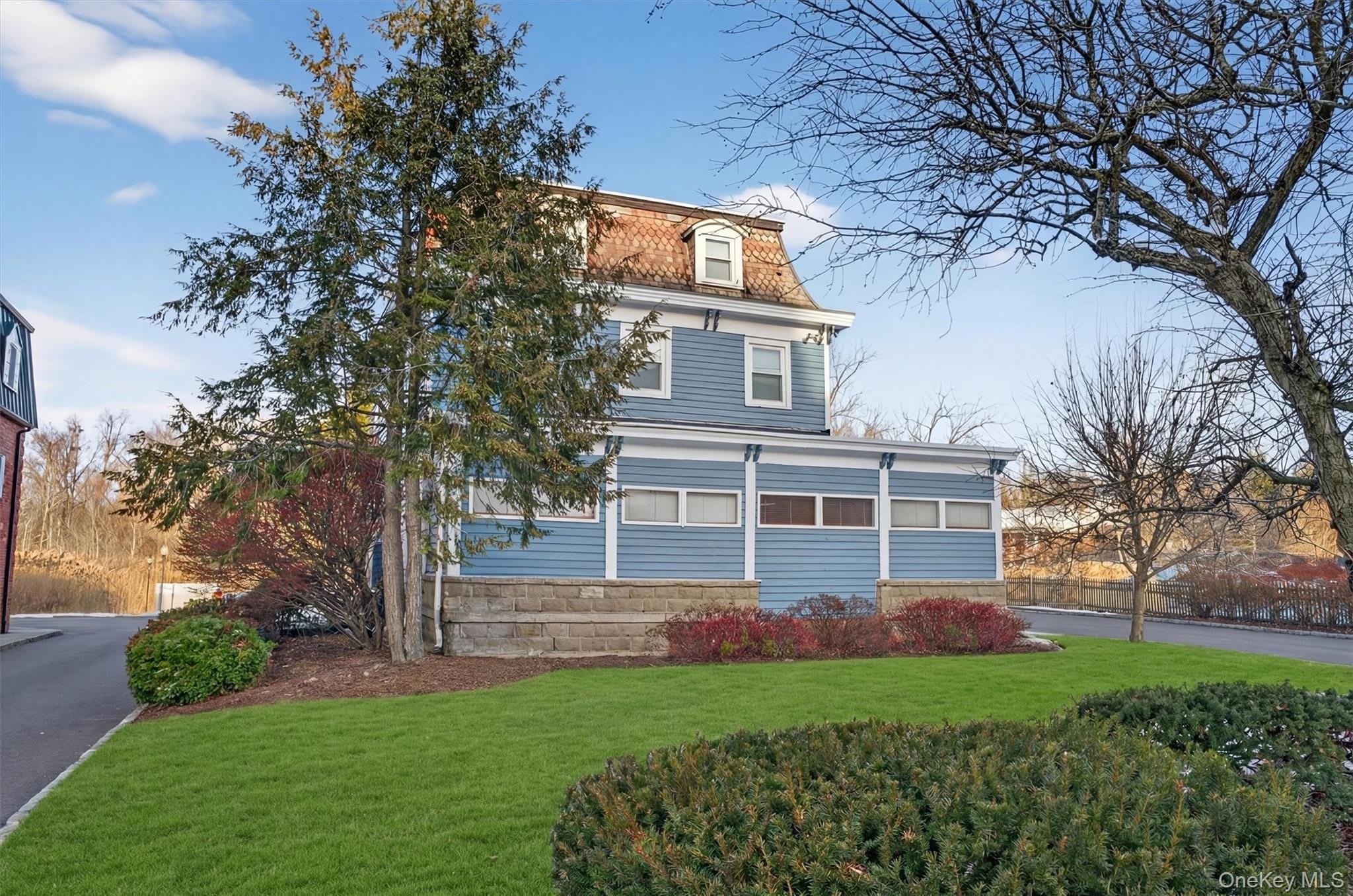12 Scotchtown Avenue – photo 2