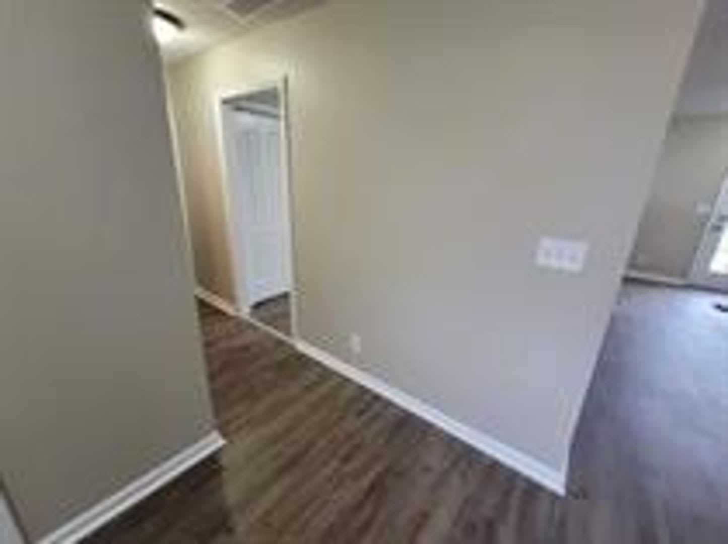Coming Soon: Newly Renovated Cozy & Spacious 3 Bedroom Home with Garage and Private Backyard – photo 5