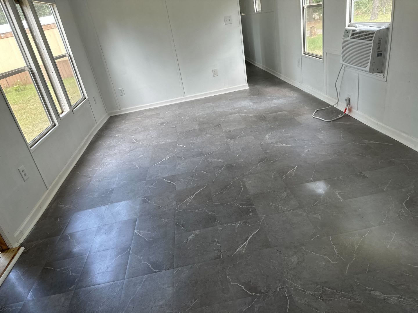 Section 8 Vouchers Apply Now! Rent this 2 Bedroom Home in Graniteville! – photo 3