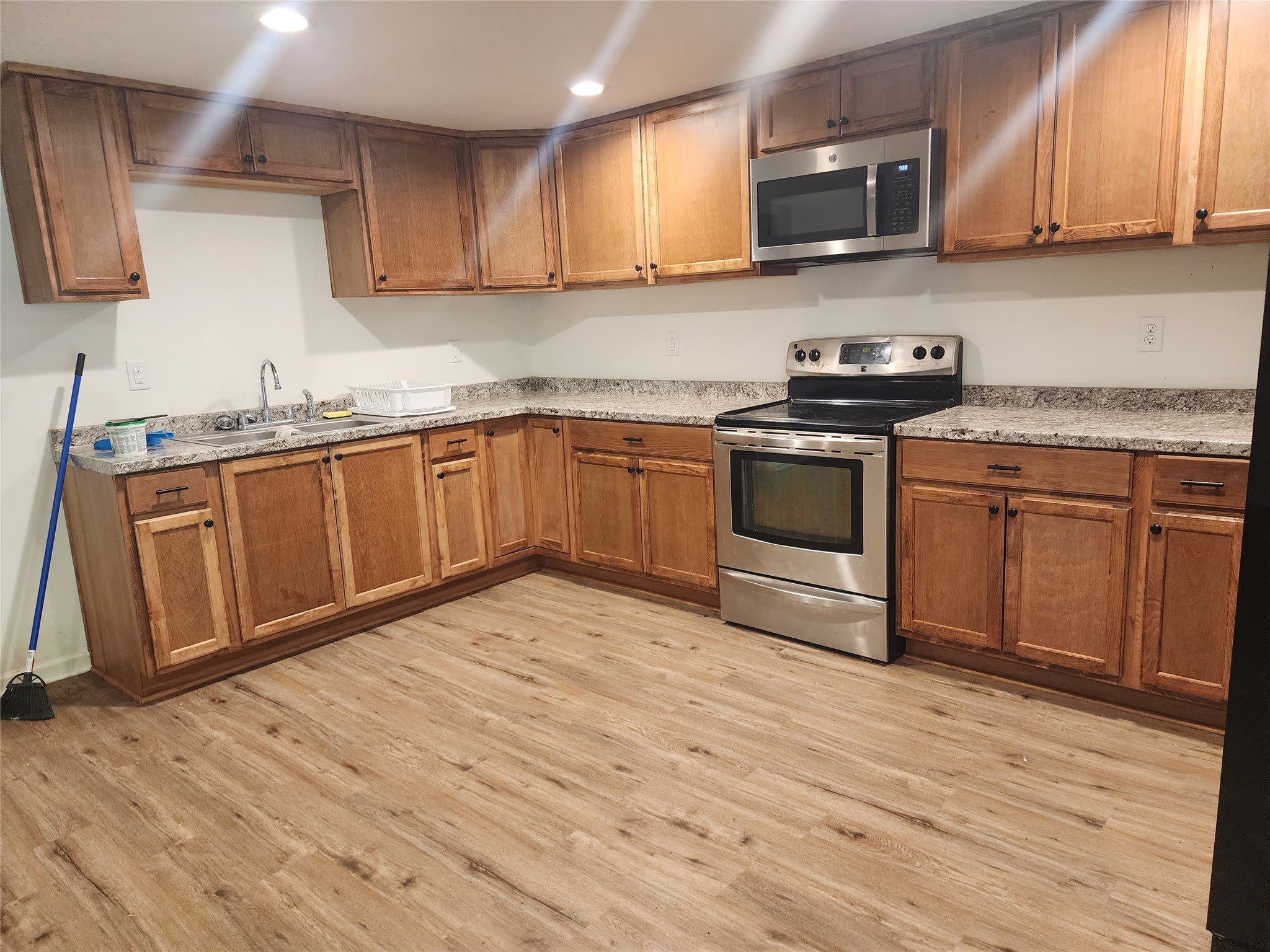 202 W Martin – photo 2