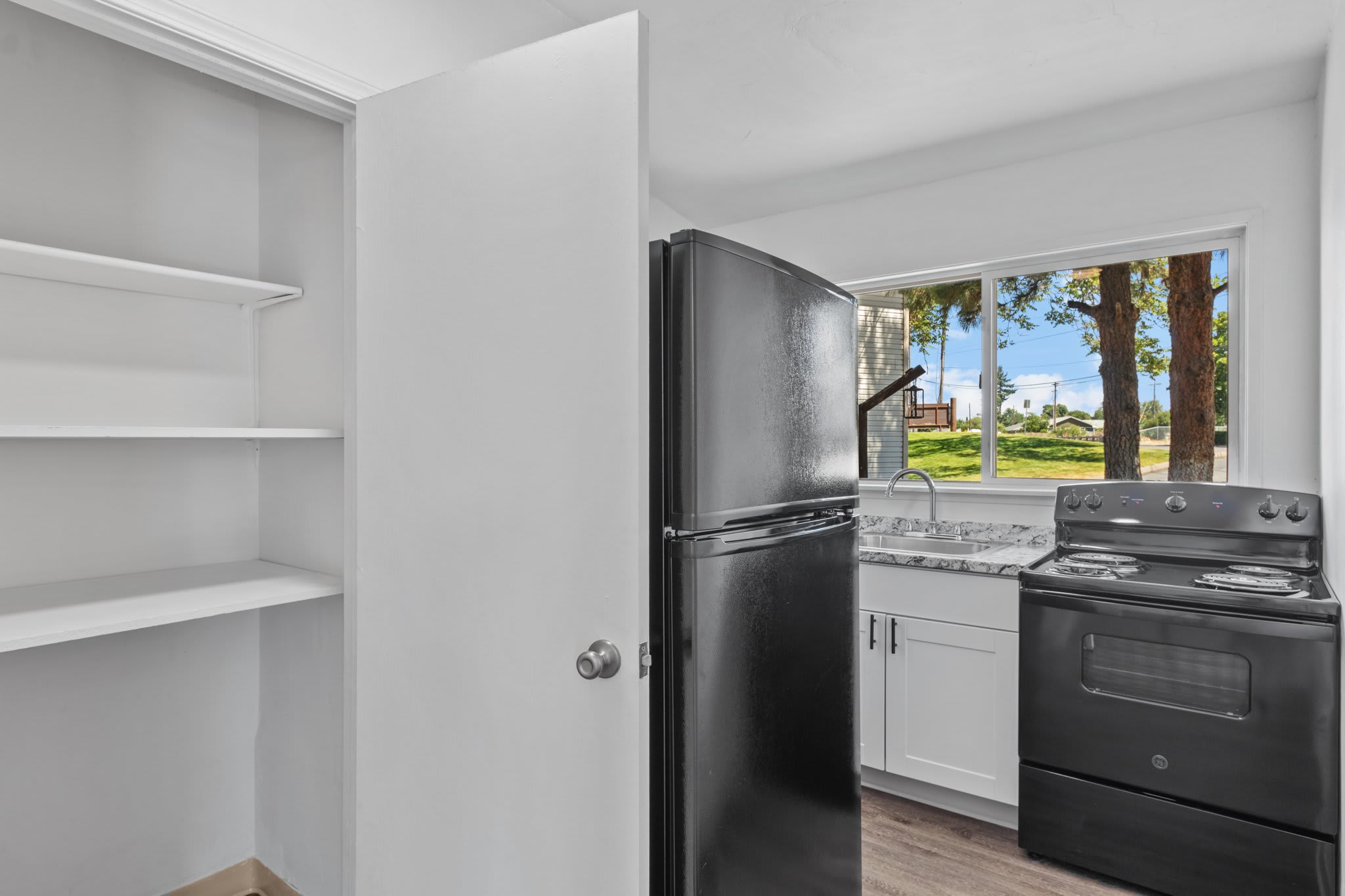 Creekside Apartments – photo 3