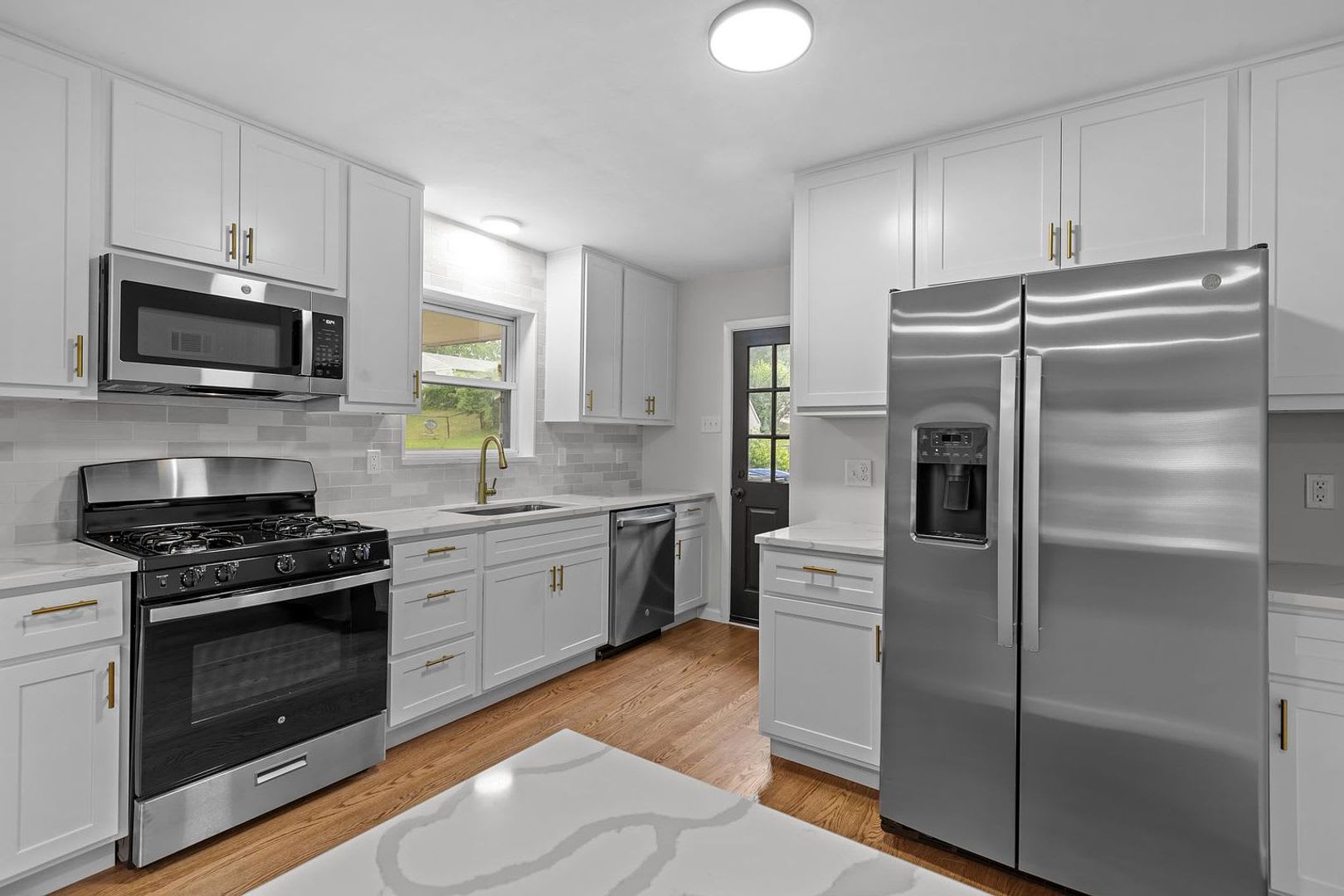 Updated University City Gem – 3 Bedrooms, 2 Bathrooms – photo 3