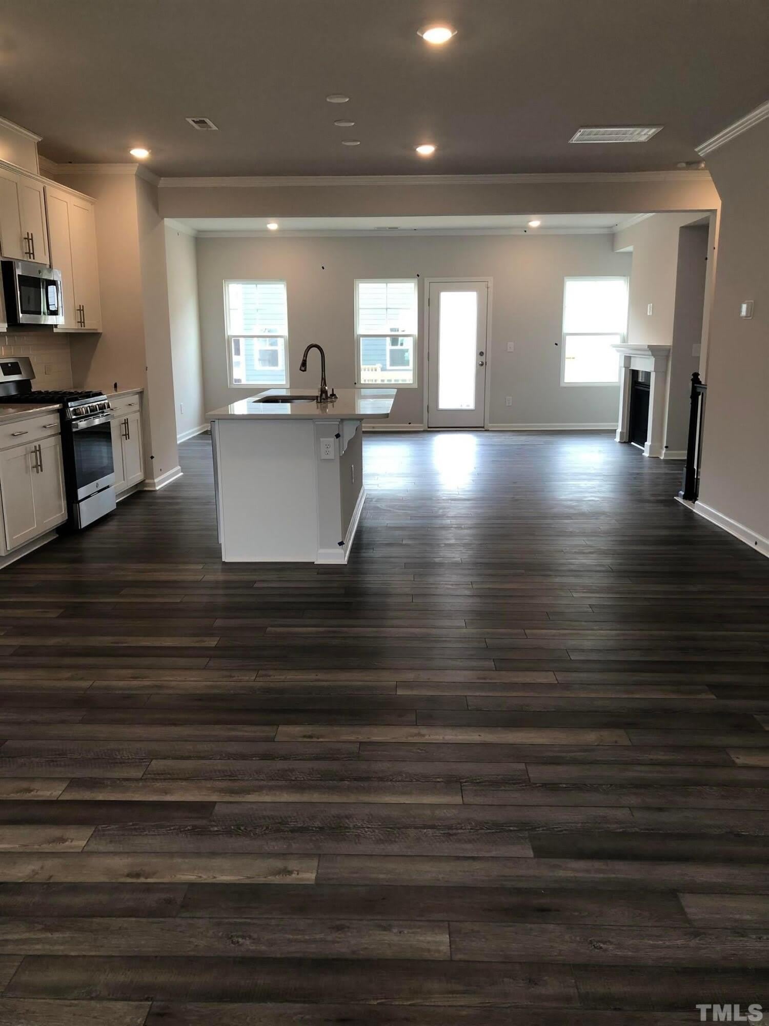 1424 Rosepine Drive – photo 2
