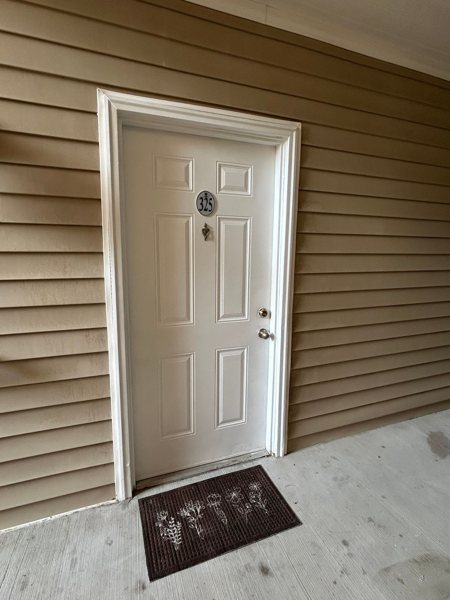 Don't miss this 4-bed, 3-bath condo TWO miles from the ocean! – photo 4