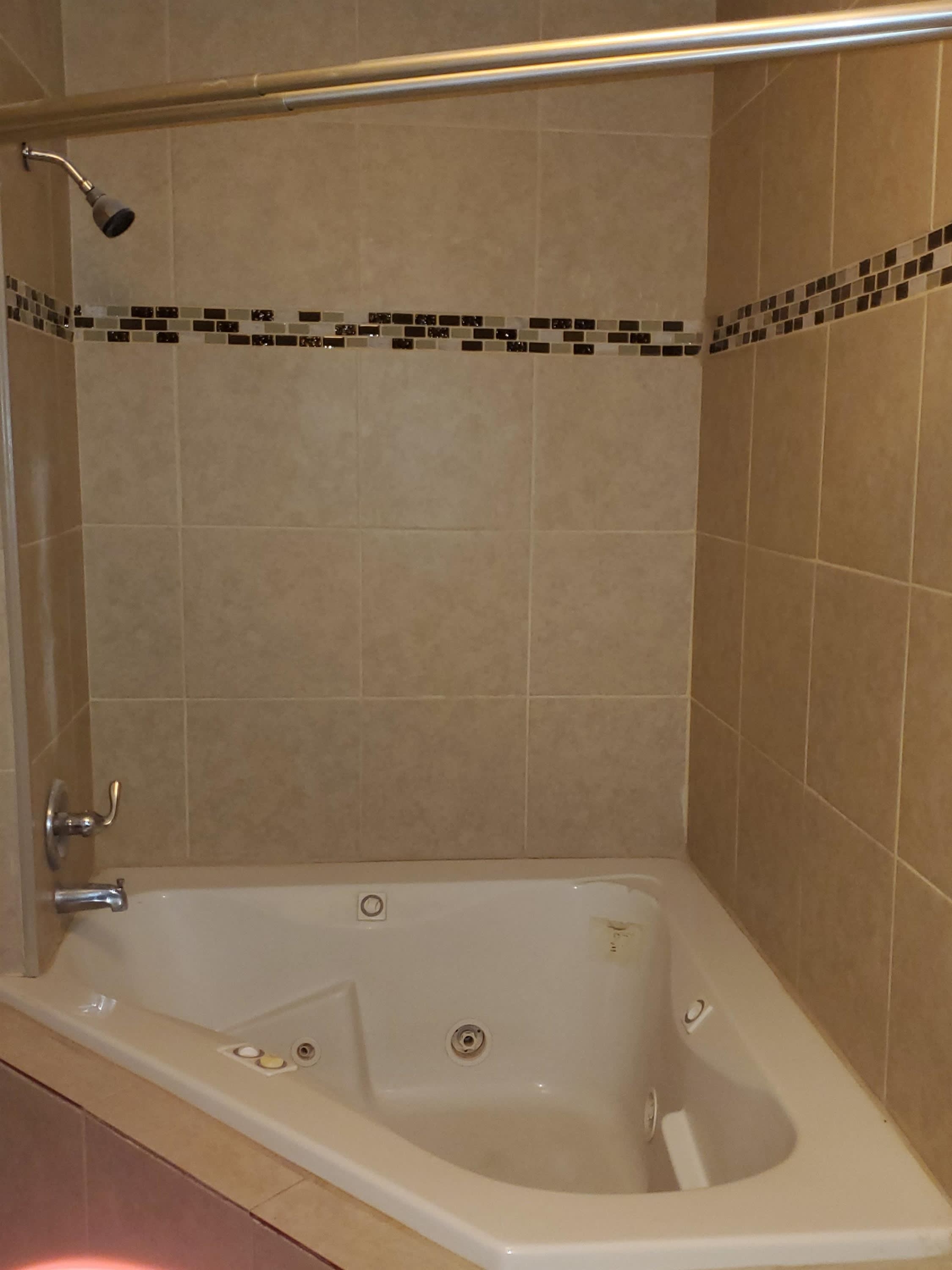 8845 E JEFFERSON AVE – photo 2